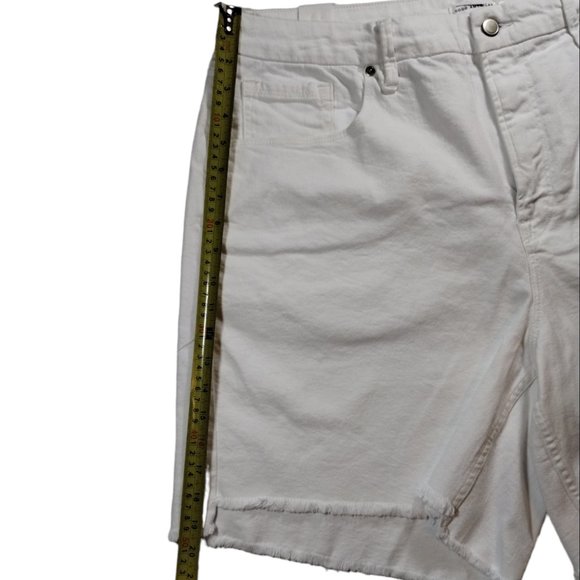 NWOT Good American 90s Icon Bermuda Shorts White raw hem denim US18 high waist - Picture 7 of 16